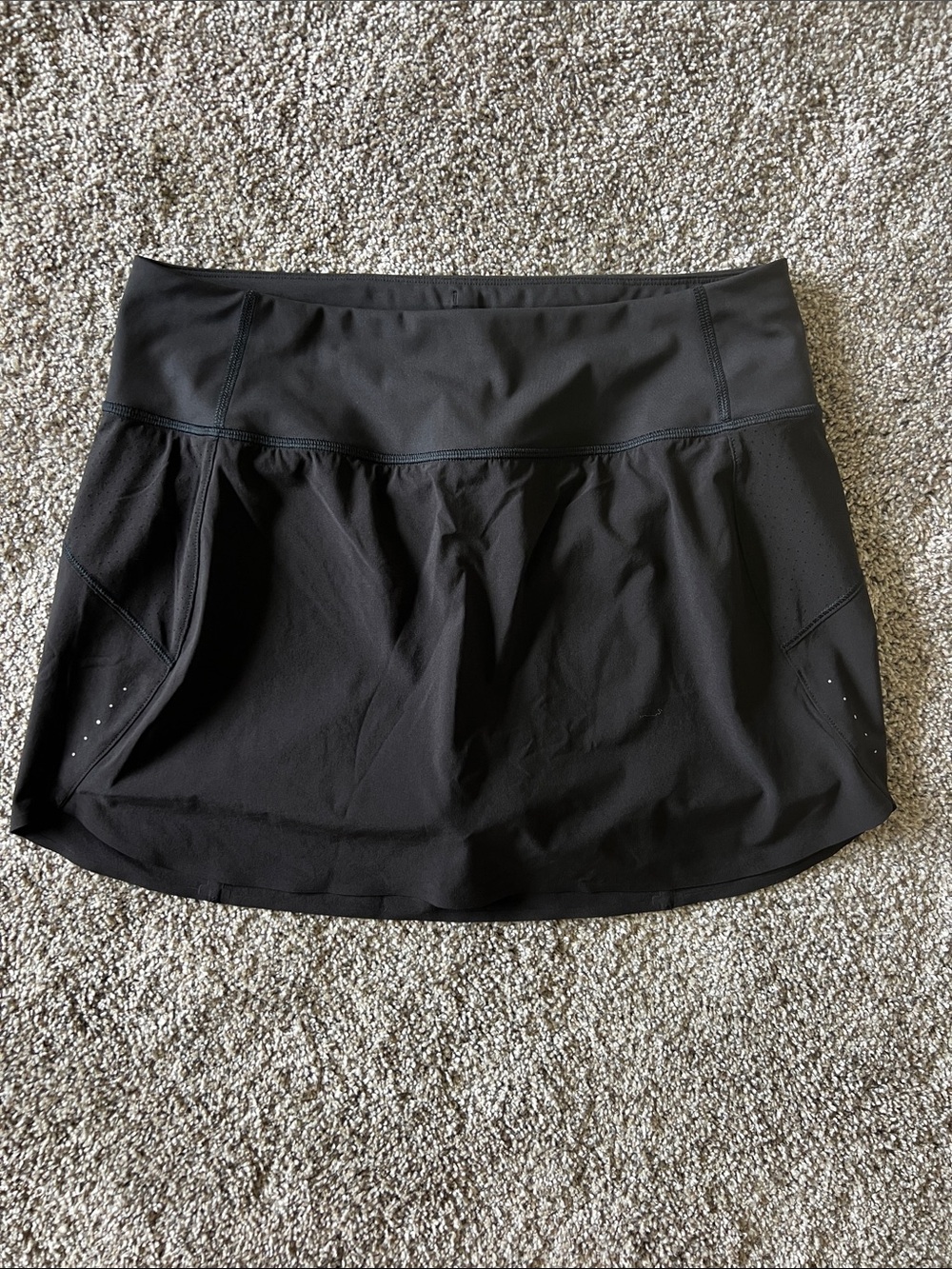 Athleta Black Run With It Skort 14”